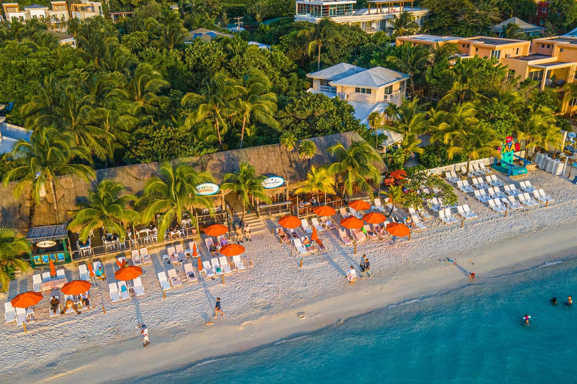Paradise Beach Hotel & Resort West Bay Buitenkant foto