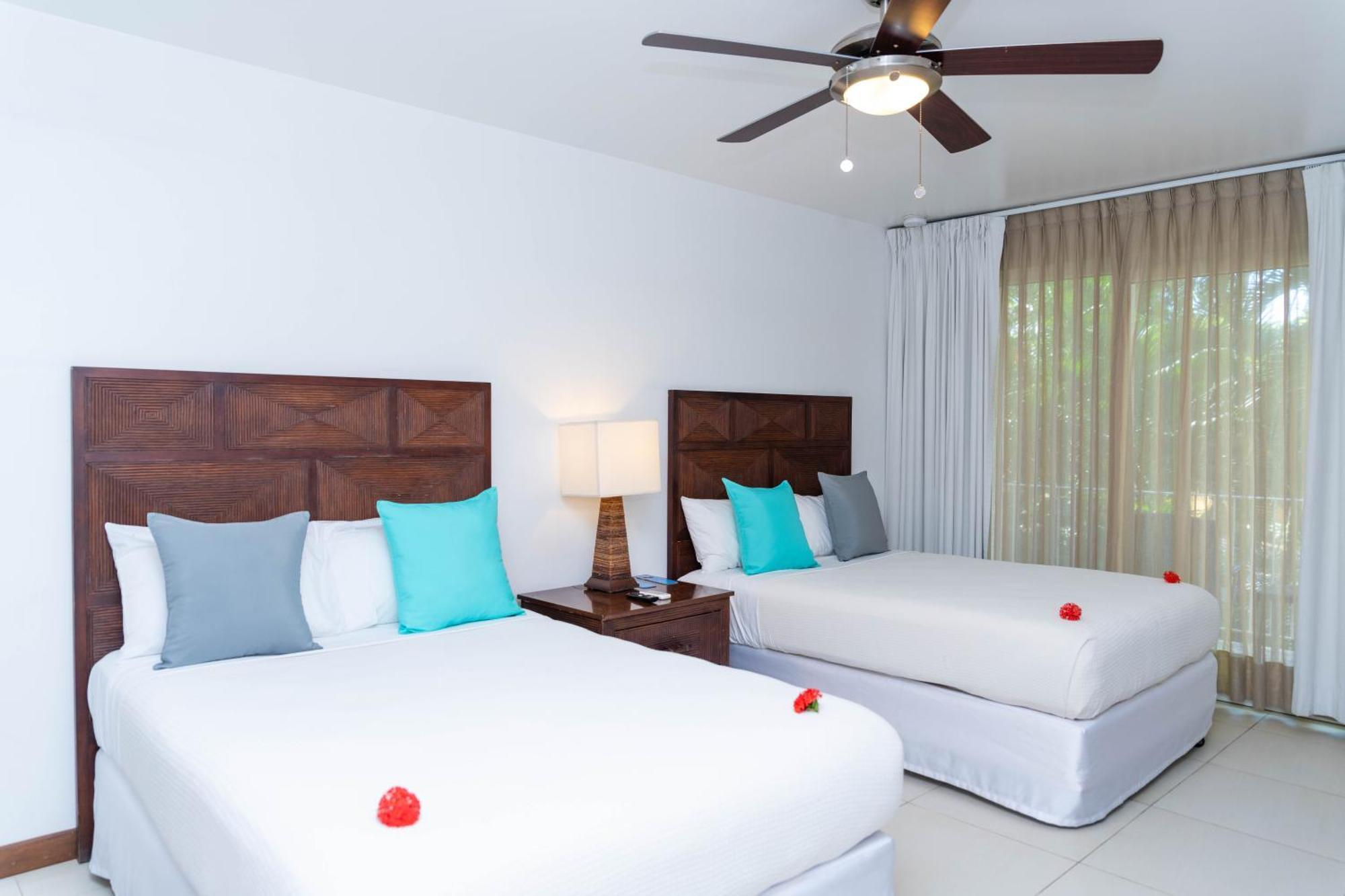 Paradise Beach Hotel & Resort West Bay Kamer foto