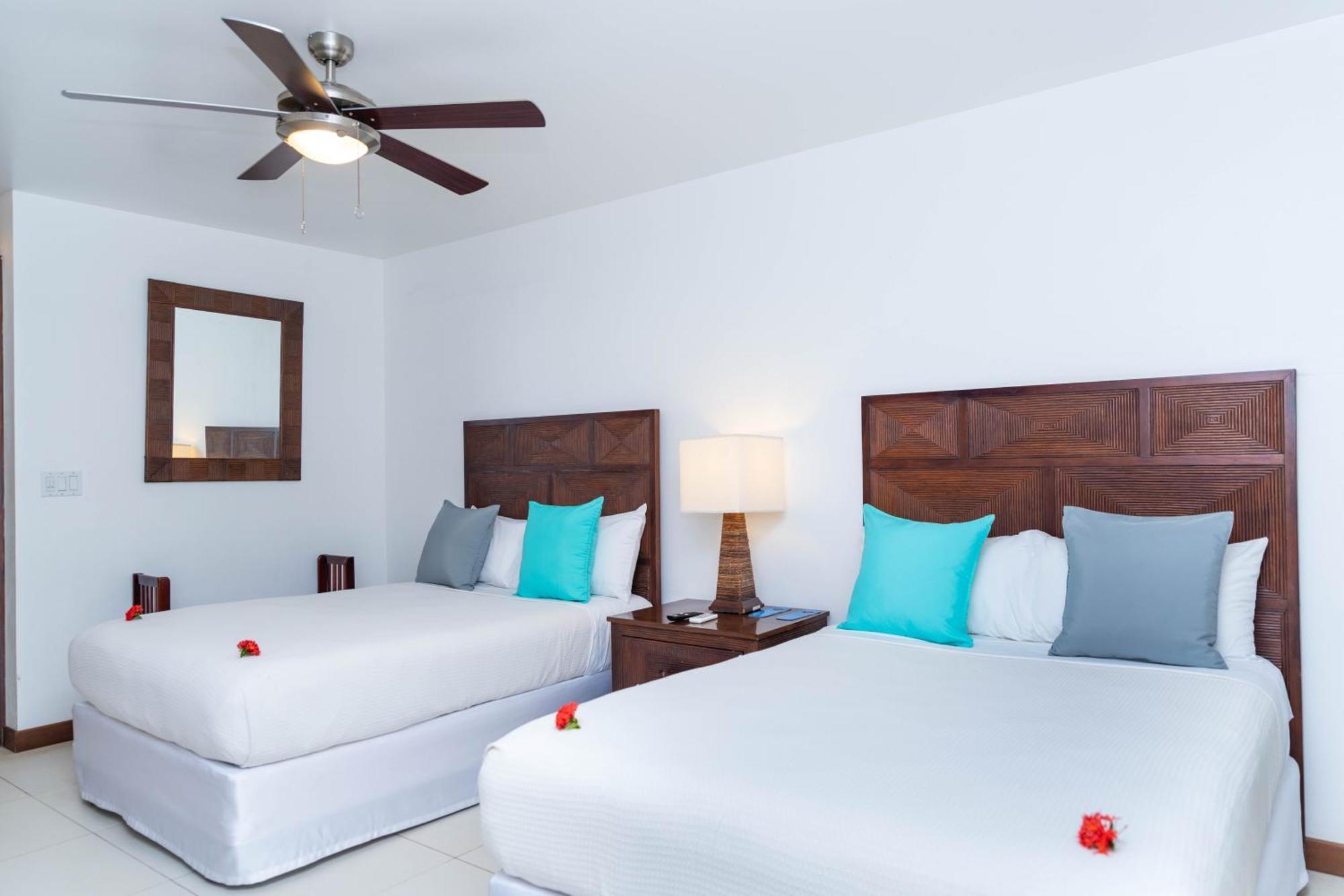 Paradise Beach Hotel & Resort West Bay Kamer foto